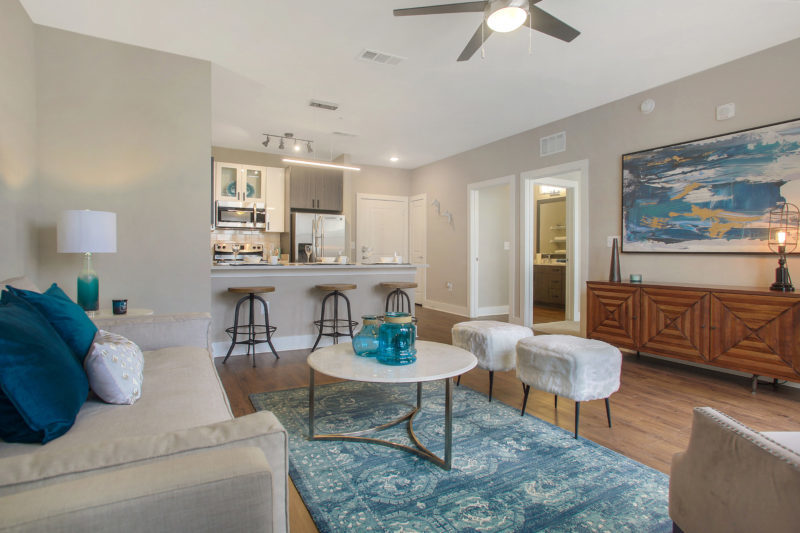 Helios - Stylish Living Area With Ceiling Fan 